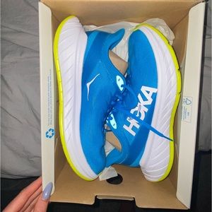 HOKA CARBON X2 RUNNING SHOES